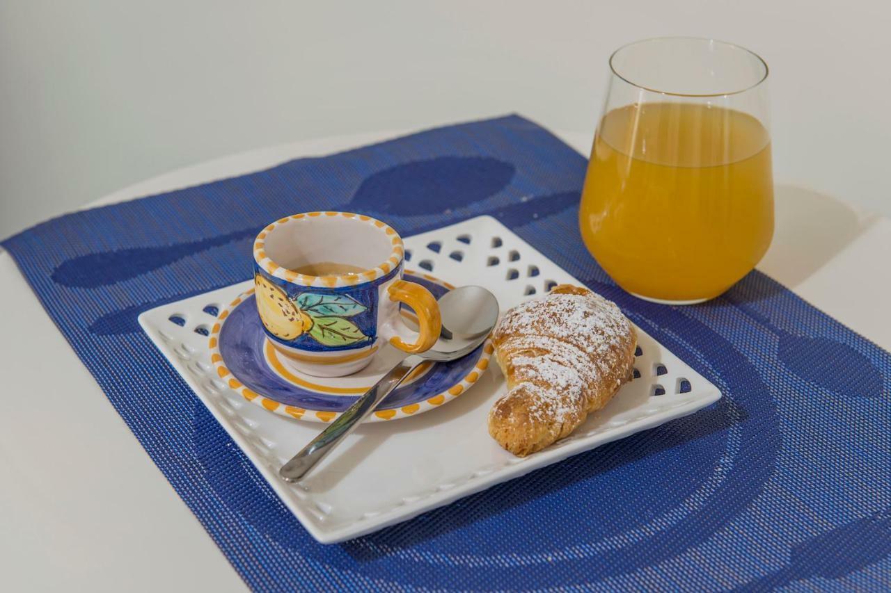 Ad Maiora Bed & Breakfast Salerno Bagian luar foto