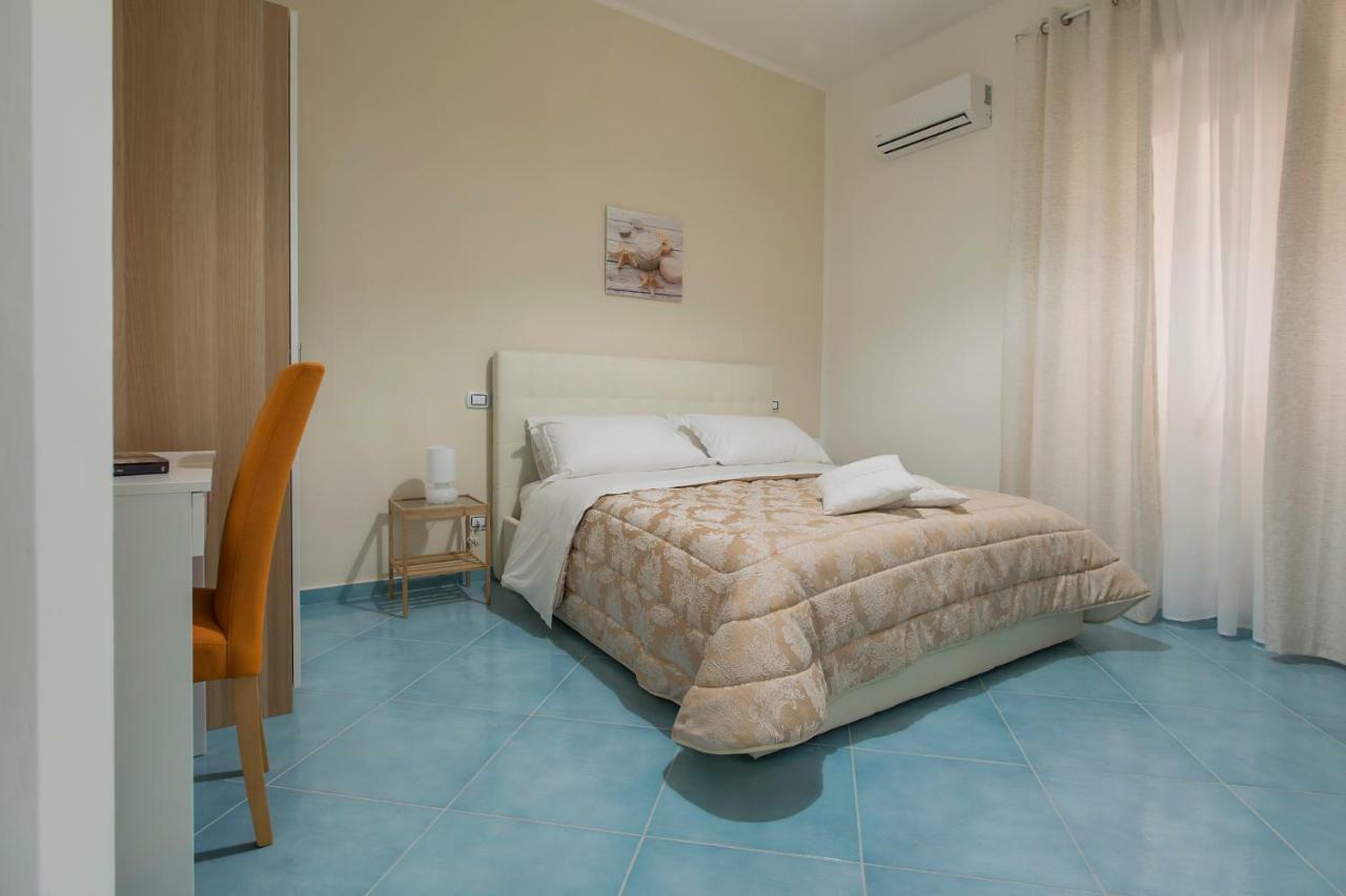 Ad Maiora Bed & Breakfast Salerno Bagian luar foto