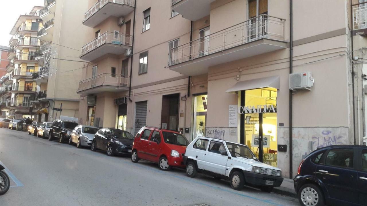 Ad Maiora Bed & Breakfast Salerno Bagian luar foto