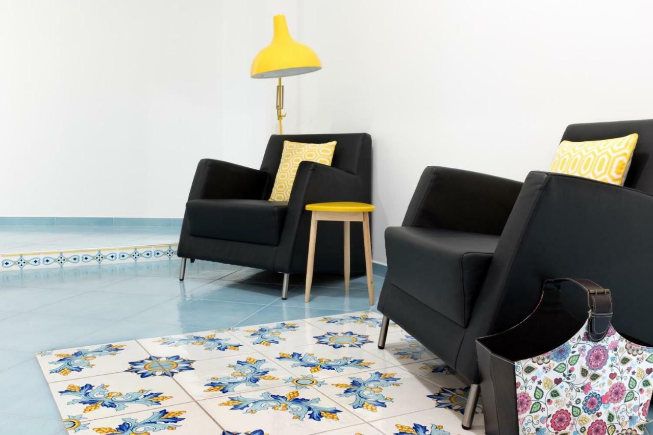 Ad Maiora Bed & Breakfast Salerno Bagian luar foto