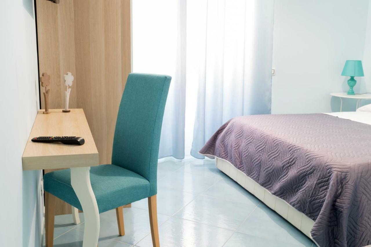 Ad Maiora Bed & Breakfast Salerno Bagian luar foto