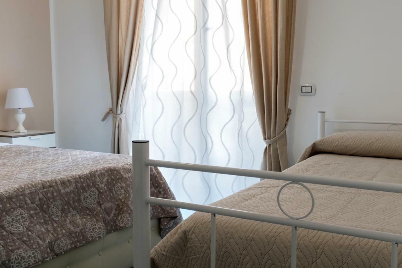 Ad Maiora Bed & Breakfast Salerno Bagian luar foto